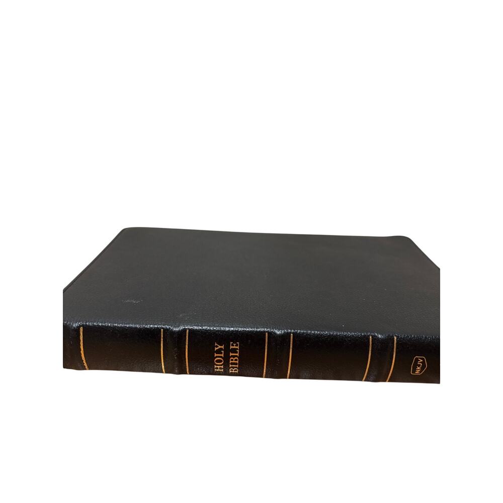 NKJV Holy Bible Deluxe Thinline Reference – Black